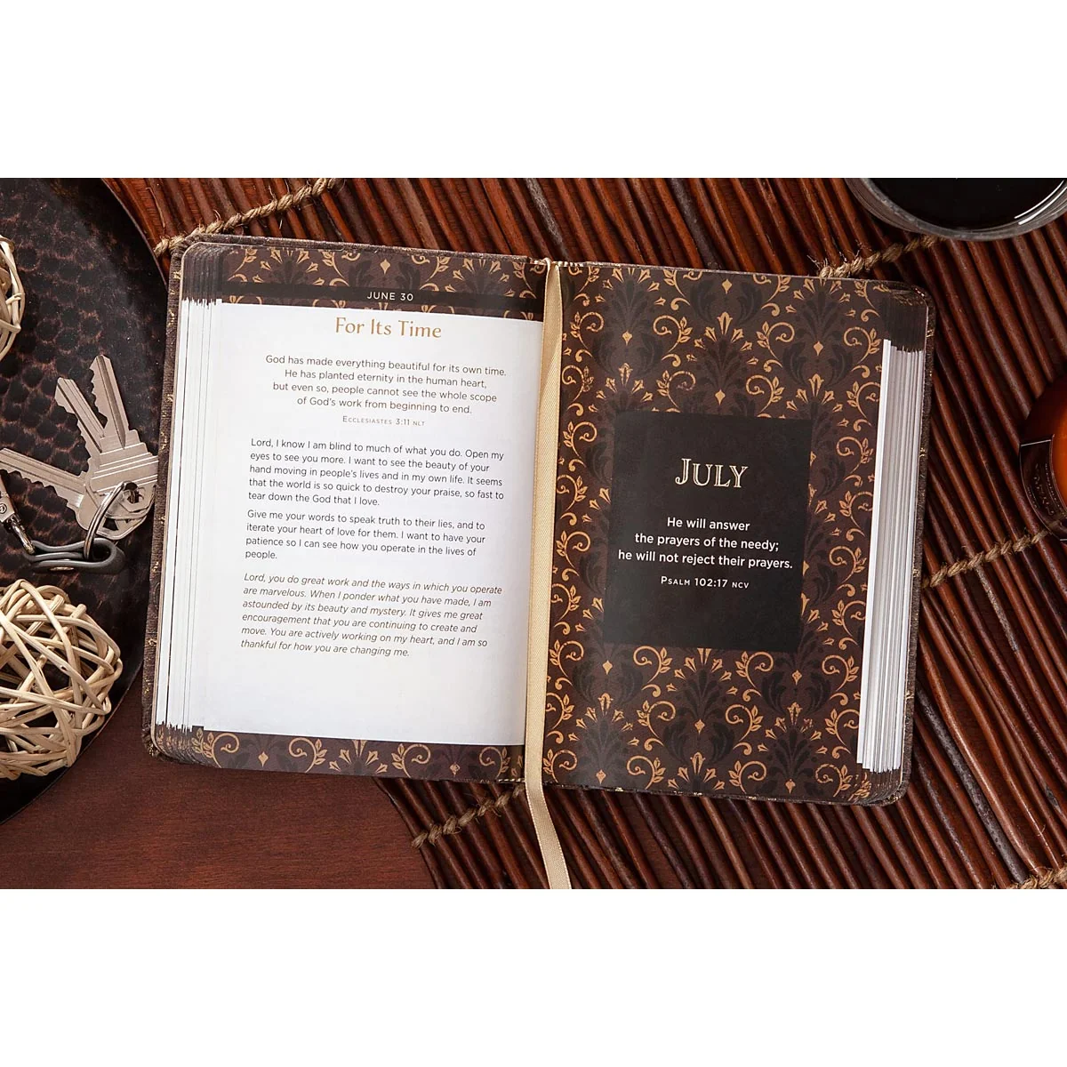 365 Daily Prayers & Declarations For Men (Imitation Leather) - Image 4