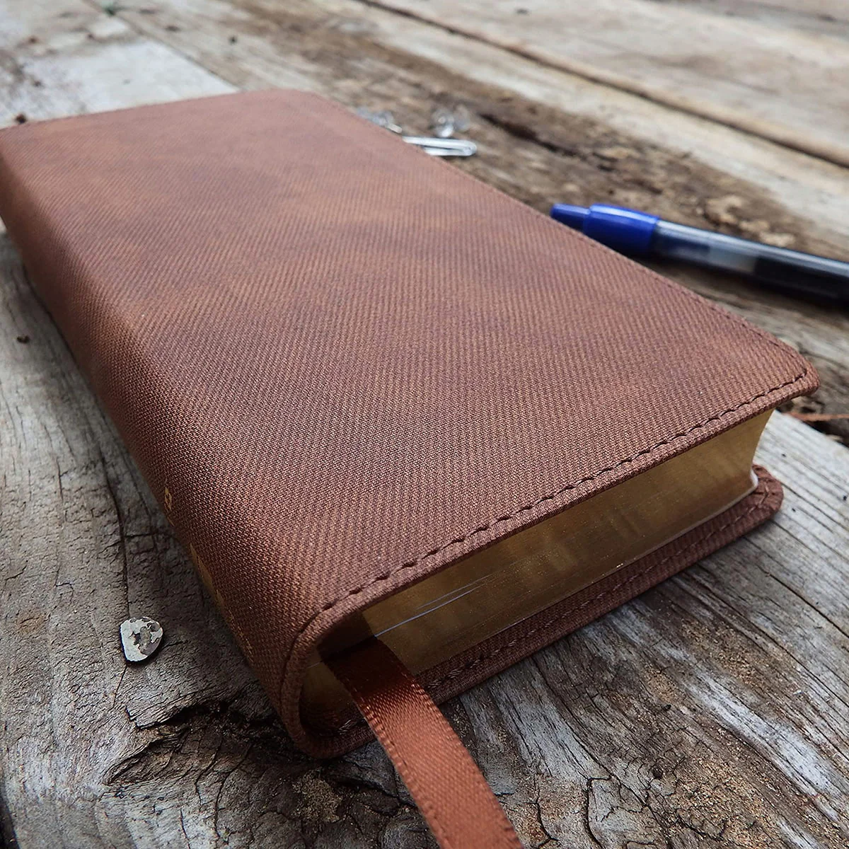 NIV Thinline Pocket Bible Red Letter Brown (Imitation Leather) - Image 3