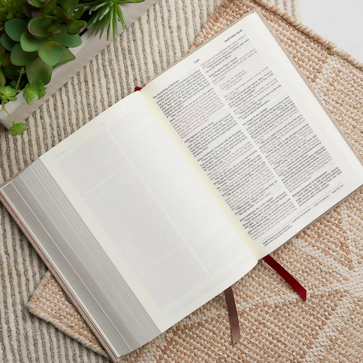 NKJV Interleaved Bible Journal Edition Red Letter (Comfort Print)(HC) - Image 4